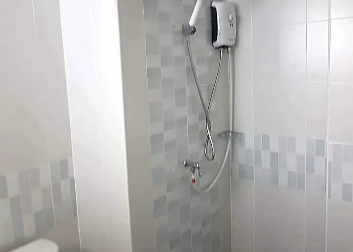 Pa House Hotel *