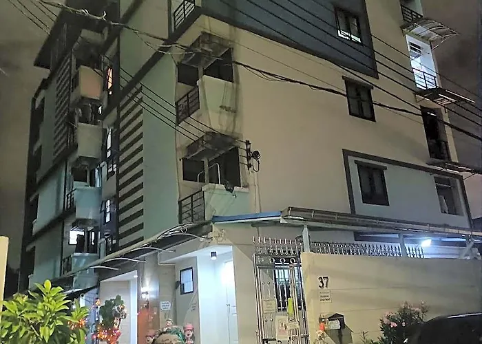 Hotel Pa House *